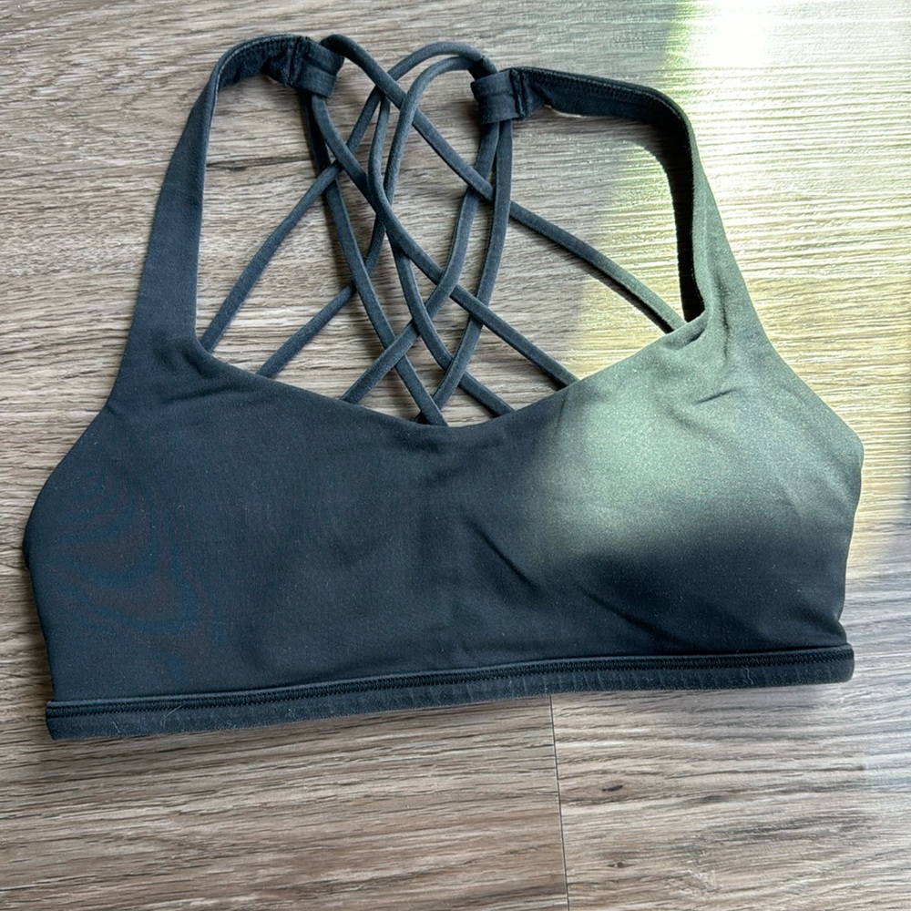 Lululemon sports bra